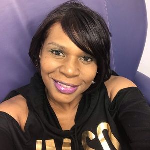 Meet your Posher, Edith